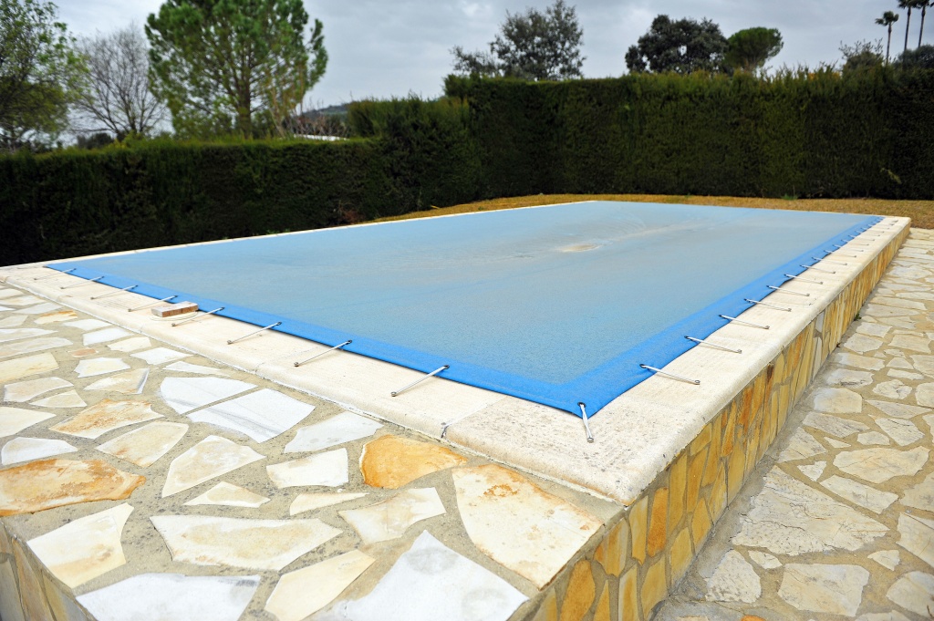 All About Swimming Pool Safety Covers